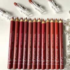 Набор матовых карандашей с точилкой для губ Flormar Matte Color Lipstick 12 в 1